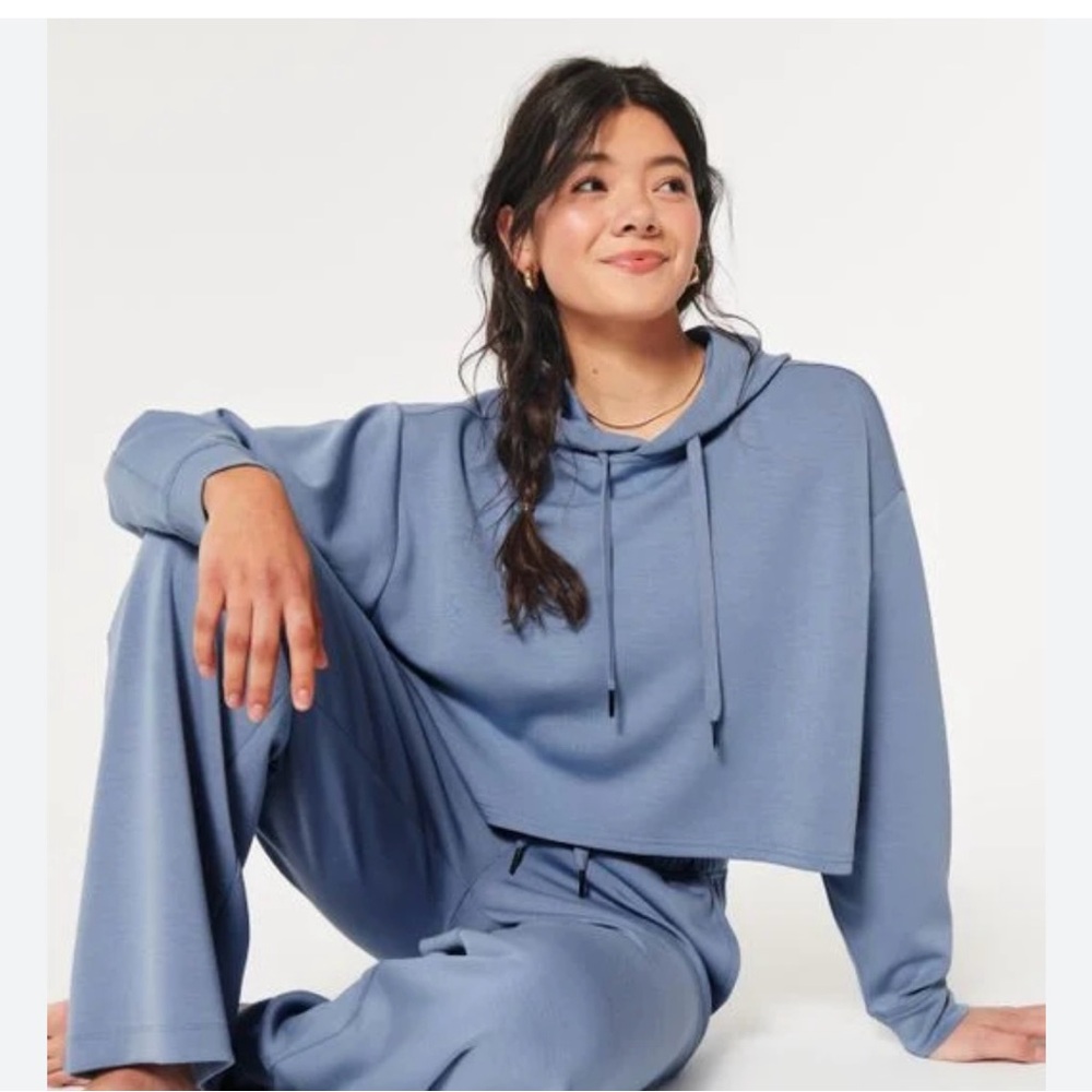 Women's Blue Cropped Hoodie from Gilly Hicks